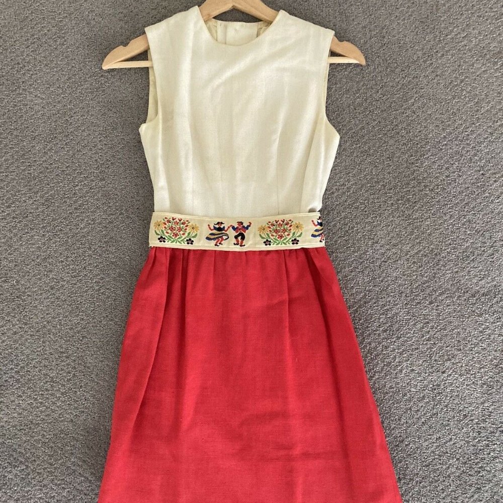Vintage 1970s Embroidered Linen Mini Dress